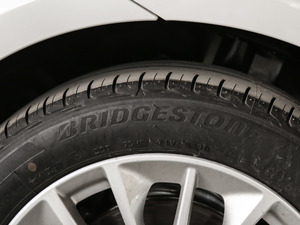 2018220i I(lng) ݆̥Ʒ