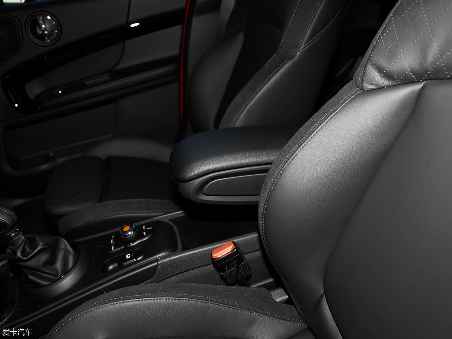 2018MINI COUNTRYMAN 1.5T COOPER ALL4 ˇg