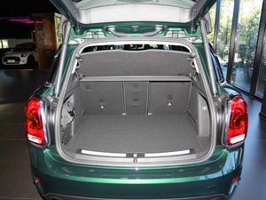 2018款2.0T COOPER S ALL4 艺术家 行李厢空间