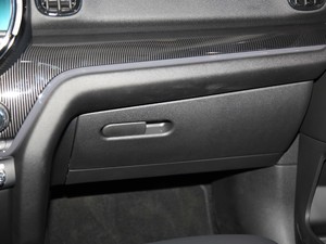 2018款2.0T COOPER S ALL4 艺术家 空间座椅