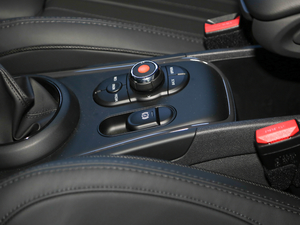 2018款2.0T COOPER S ALL4 艺术家 驻车制动器