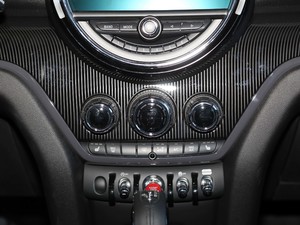 2018款2.0T COOPER S ALL4 艺术家 空调调节