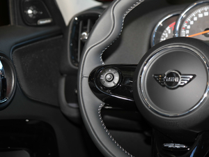 2018款2.0T COOPER S ALL4 艺术家 中控区