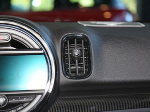 2018款2.0T COOPER S ALL4 艺术家 空调出风口