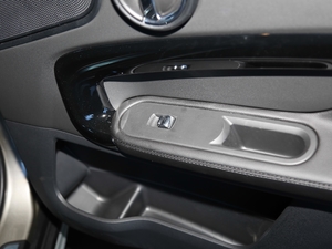 20181.5T COOPER ALL4 ˇg g