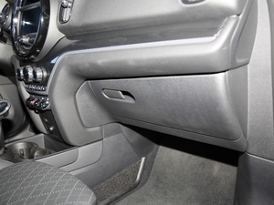 20181.5T COOPER ALL4 ˇg g