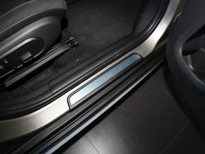 20181.5T COOPER ALL4 ˇg g