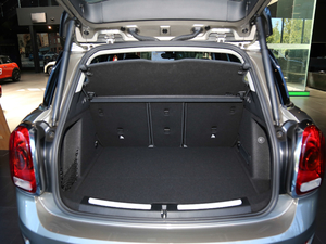 2018款1.5T COOPER ALL4 艺术家 行李厢空间