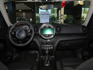 2018款1.5T COOPER ALL4 艺术家 内饰全景