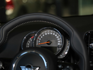2018款1.5T COOPER ALL4 艺术家 仪表