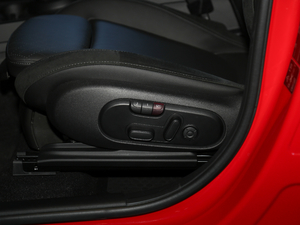 20181.5T COOPER ALL4 ˇg {{