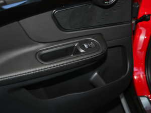 20181.5T COOPER ALL4 ˇg g