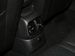 20181.5T COOPER ALL4 ˇg g