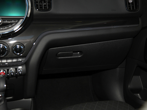 20181.5T COOPER ALL4 ˇg g