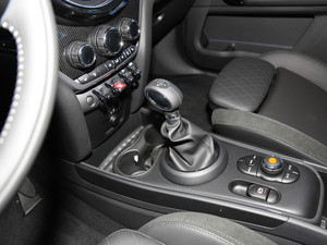2018款1.5T COOPER ALL4 艺术家 换挡杆