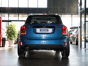 2018款1.5T COOPER 经典派 正后	