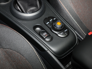 2018款1.5T COOPER 经典派 驻车制动器