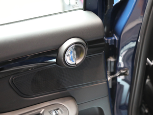 20181.5T COOPER ALL4 ˇg g