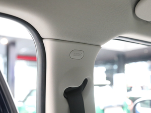 20181.5T COOPER ALL4 ˇg g