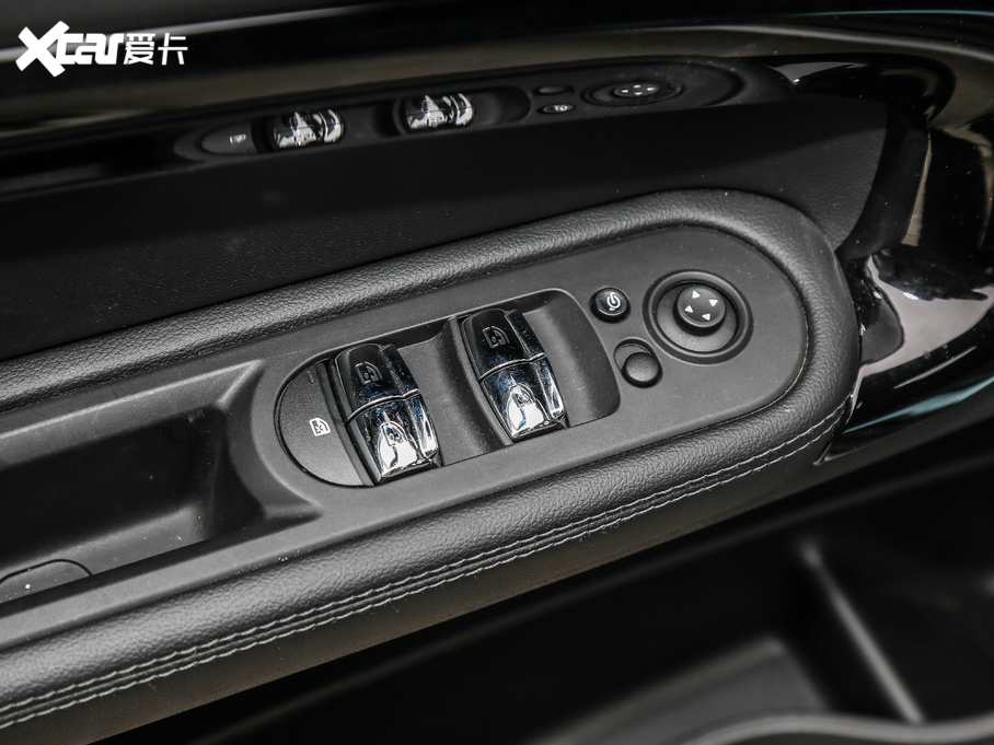 2019��MINI COUNTRYMAN 1.5T COOPER ˇ�g����ĩ���а�