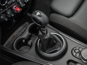 2019款1.5T COOPER 艺术家周末旅行版 换挡杆