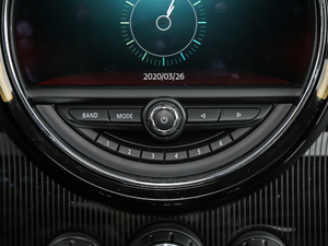 2019款1.5T COOPER 艺术家周末旅行版 音响调节