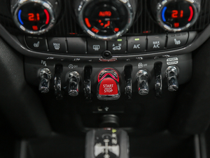 2019款1.5T COOPER 艺术家周末旅行版 中控区