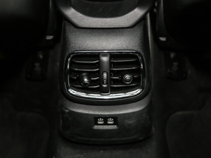 2019款1.5T COOPER 艺术家周末旅行版 中控区