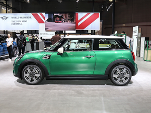2019款三门版 1.5T COOPER 60周年纪念 正侧（左）