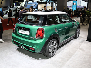 2019款三门版 1.5T COOPER 60周年纪念 整体外观