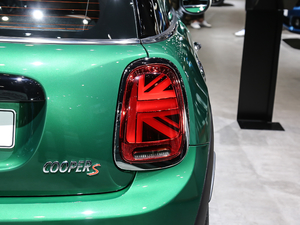 2019款三门版 1.5T COOPER 60周年纪念 尾灯