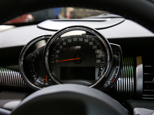 2019款三门版 1.5T COOPER 60周年纪念 仪表