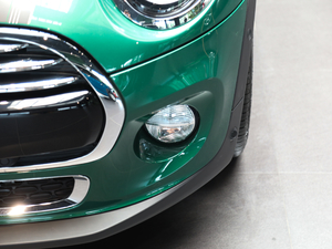 2019款五门版 1.5T COOPER 60周年纪念 前雾灯