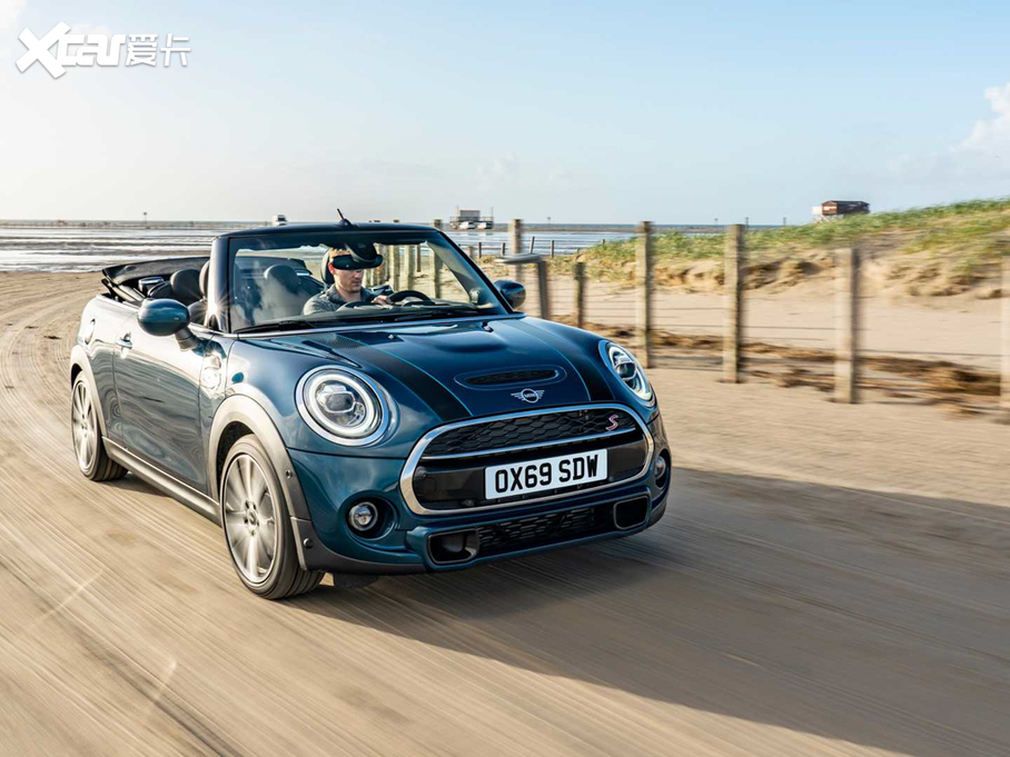 2020MINI Convertible Sidewalk Edition