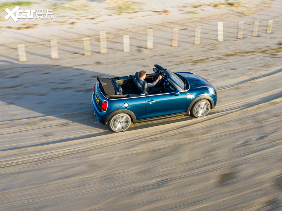 2020MINI Convertible Sidewalk Edition