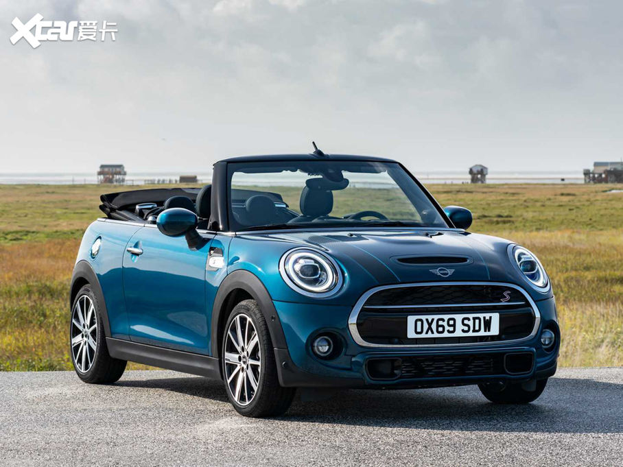 2020MINI Convertible Sidewalk Edition