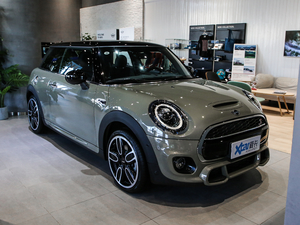 2020款三门版 2.0T COOPER S 经典派 绝色版 整体外观