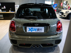 2020款三门版 2.0T COOPER S 经典派 绝色版 正后	