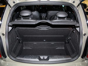 2020款三门版 2.0T COOPER S 经典派 绝色版 行李厢空间