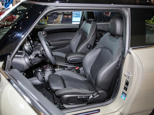 2020款三门版 2.0T COOPER S 经典派 绝色版 主驾驶座椅