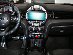 2020款五门版 1.5T COOPER 经典派 绝色版 中控台