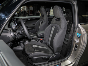 2020款三门版 1.5T COOPER 经典派 绝色版 主驾驶座椅