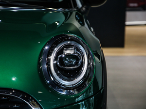 2020款三门版 1.5T COOPER 艺术家 大灯