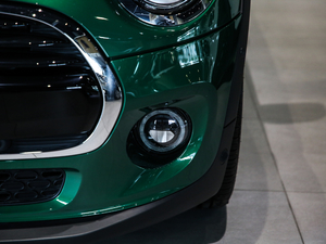 2020款三门版 1.5T COOPER 艺术家 前雾灯