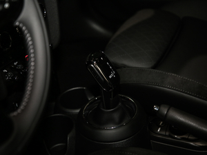 2020款三门版 1.5T COOPER 艺术家 换挡杆