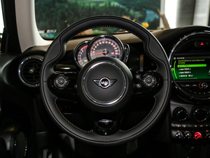 2020款三门版 1.5T COOPER 艺术家 方向盘