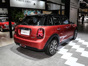 2020款五门版 1.5T COOPER 艺术家 整体外观