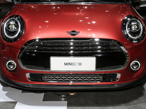 2020款五门版 1.5T COOPER 艺术家 中网
