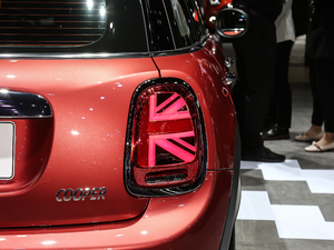 2020款五门版 1.5T COOPER 艺术家 尾灯