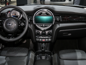 2020款五门版 1.5T COOPER 艺术家 中控台